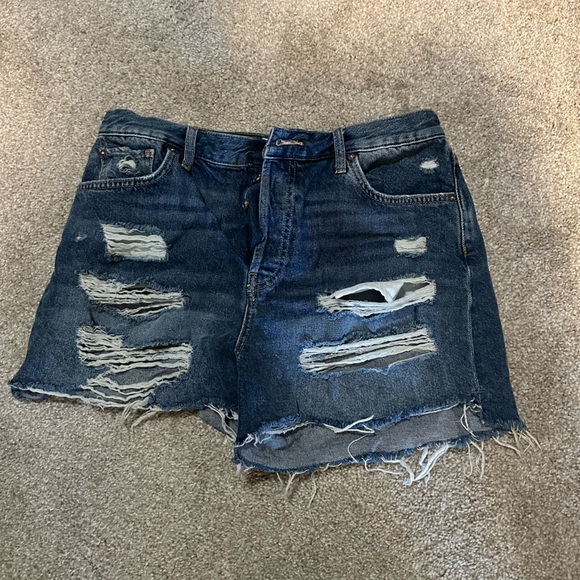 Free People Ripped Jean Shorts-NWOT - Picture 1 of 4